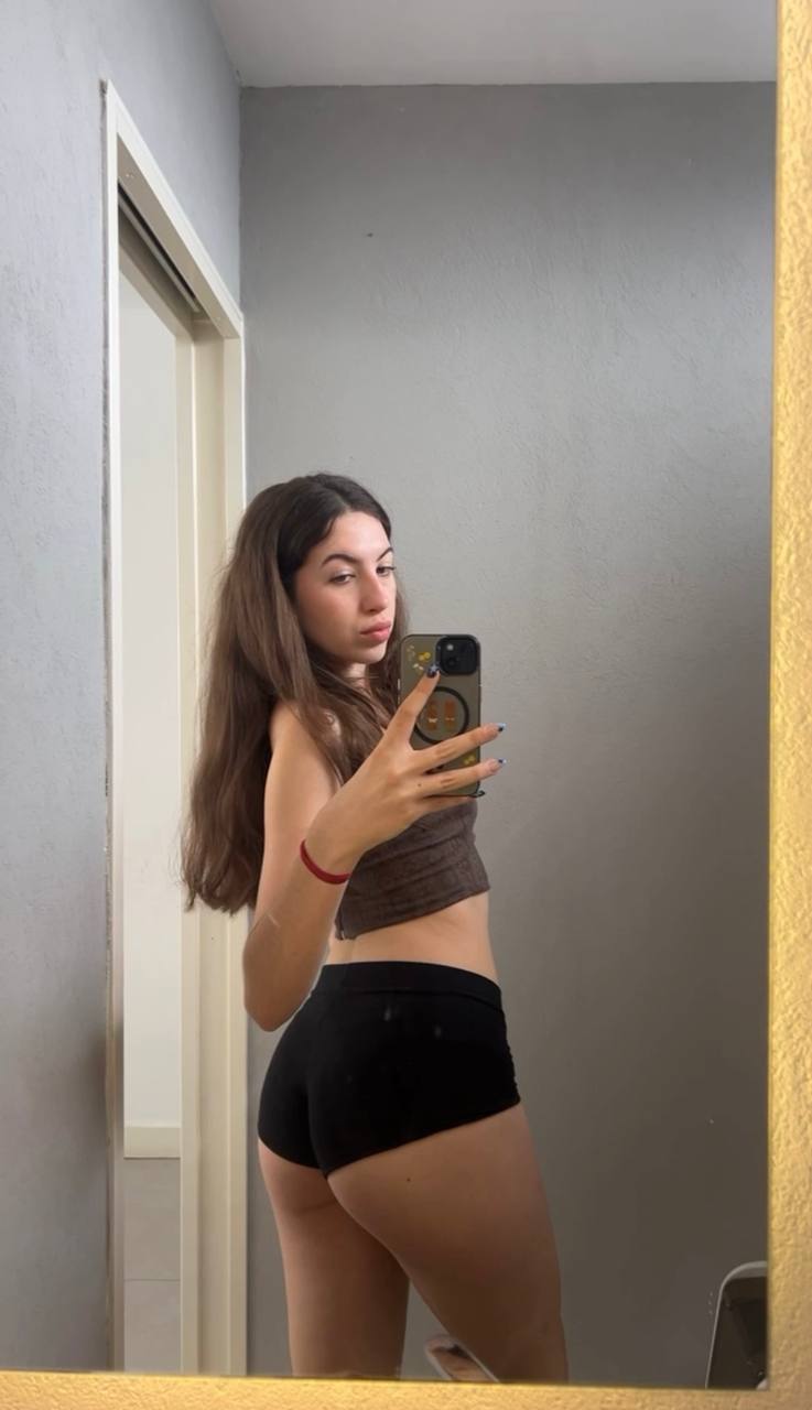 Amber in her underwear in Bikaner