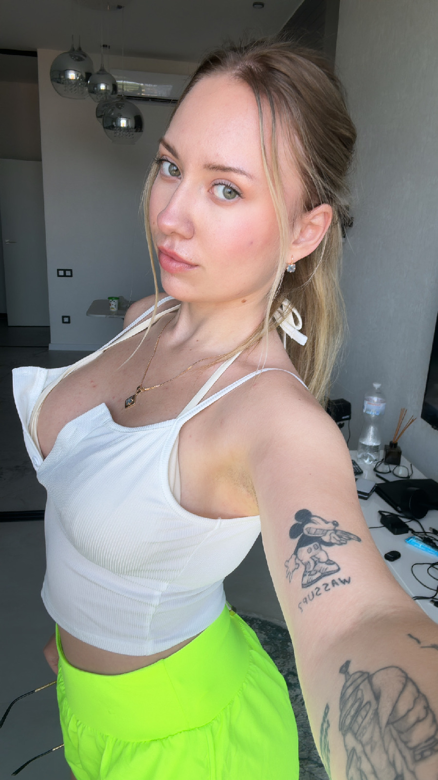 KateV in her underwear in Bikaner