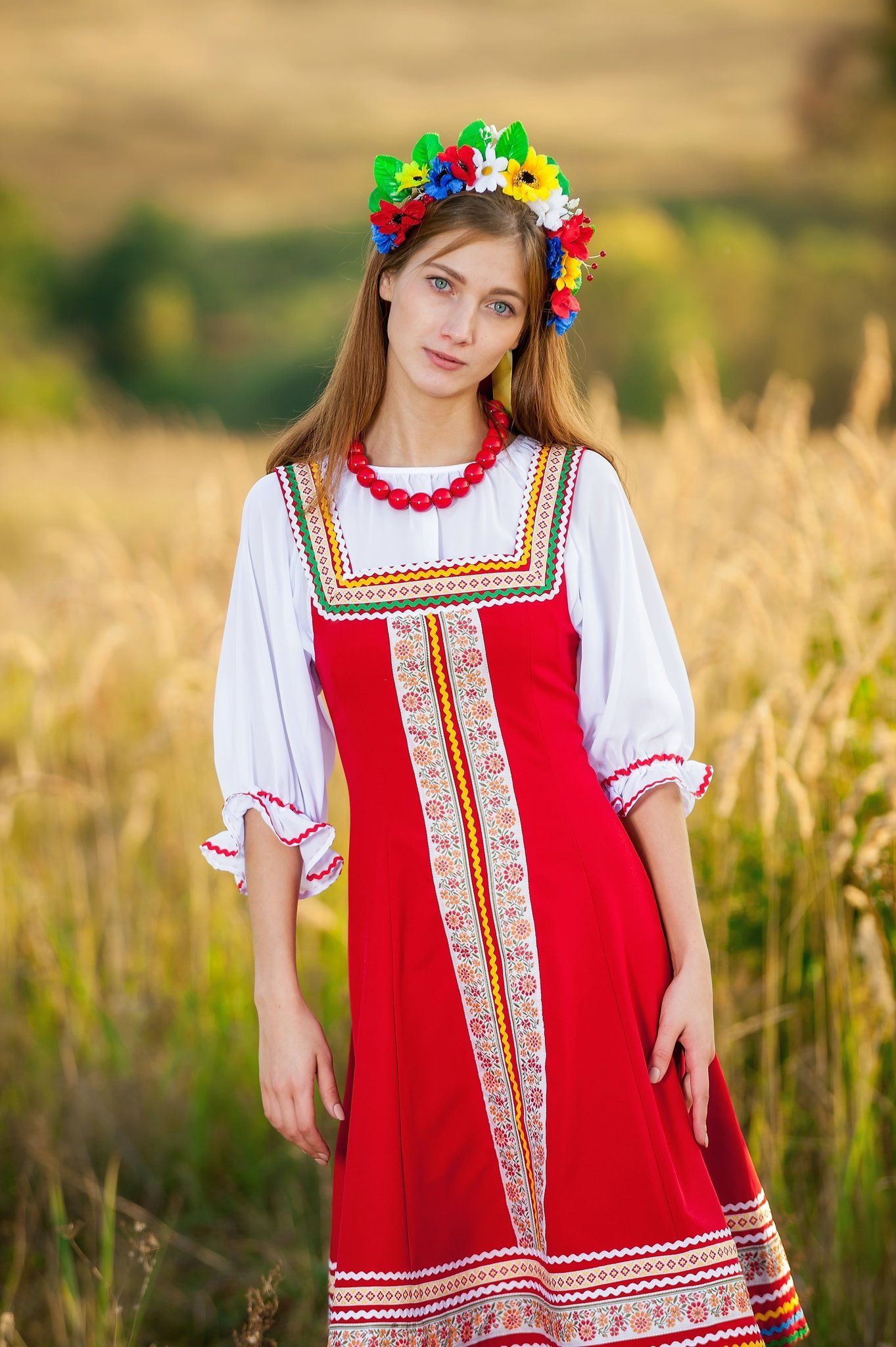 Women in Slavic costumes in Bikaner
