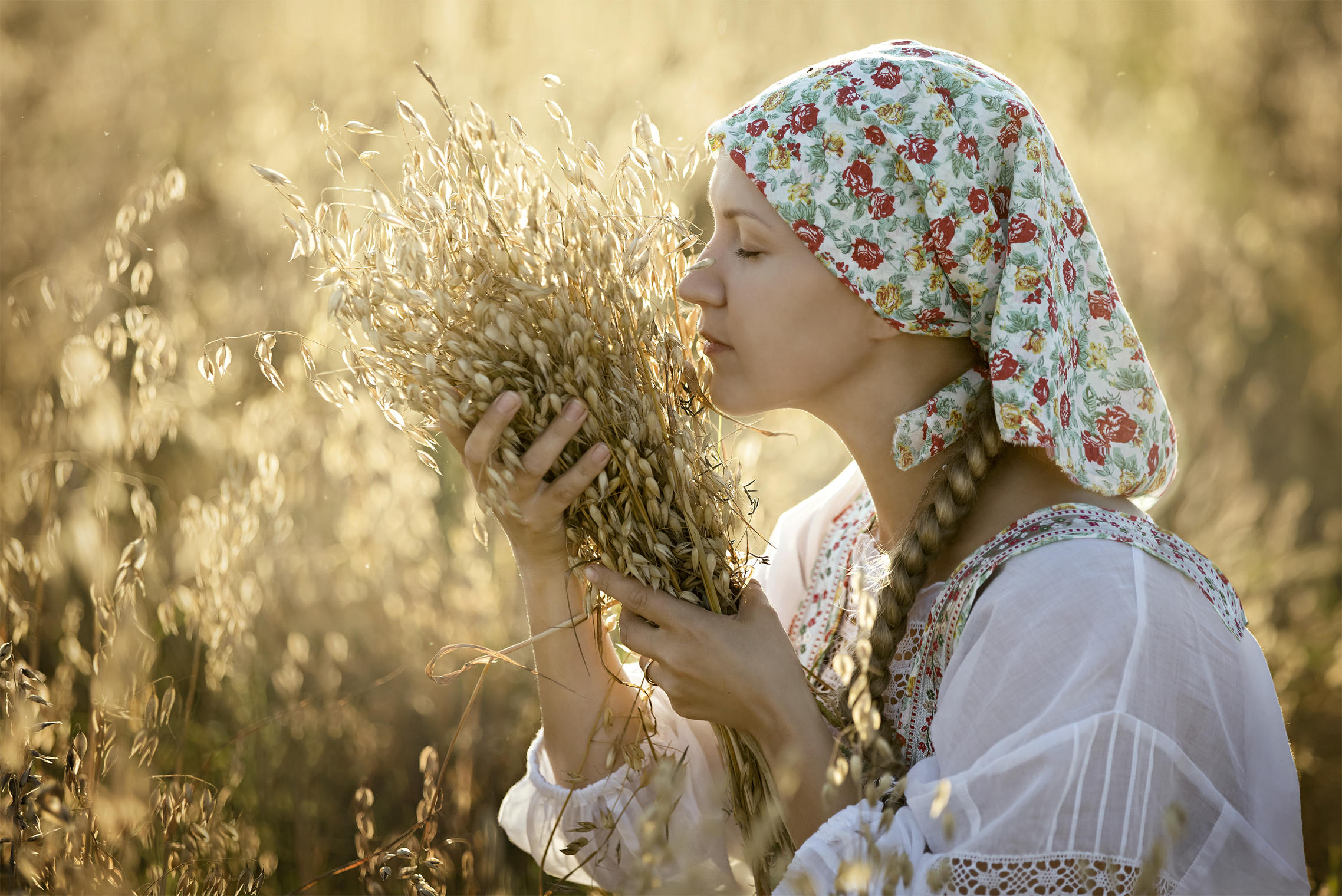 Photo Women in Slavic costumes in Bikaner